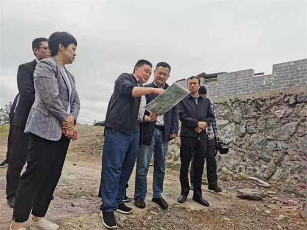 5月10日，副县长徐涌泗一行调研湖田山项目，乐鱼官方体育网站党委书记、董事长洪筱明，湖田山执行董事邢辉姣陪同2.jpg